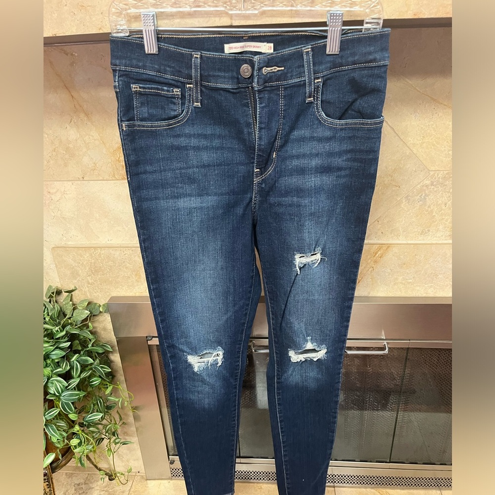 LEVI Women’s 720 High Rise Super Skinny Blue Jeans